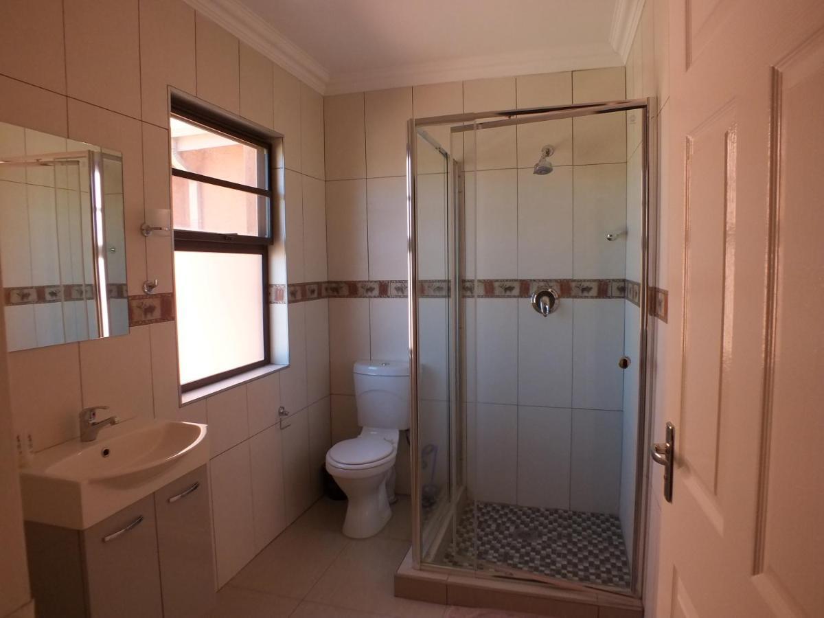 Royal Castle Guest House Windhoek Kültér fotó