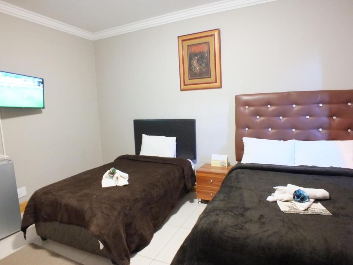 Royal Castle Guest House Windhoek Kültér fotó